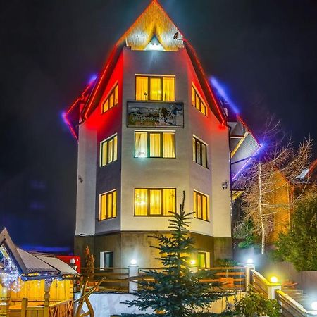Villa Parliament Yablunytsya Esterno foto